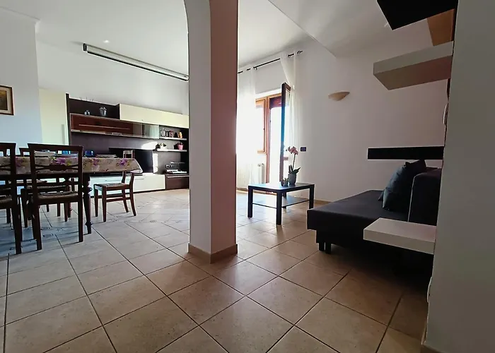 Appartement Avellini - Delightful And Spacious With Terrace - Near Metro A Cornelia