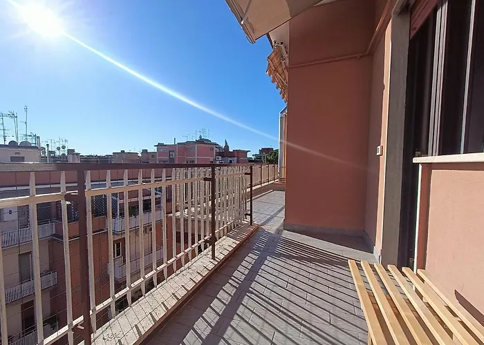 Appartement Avellini - Delightful And Spacious With Terrace - Near Metro A Cornelia
